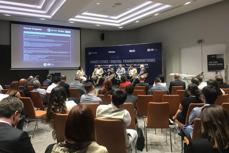 Дигиталната трансформация на Балканите се нуждае от сериозни инвестиции, смятат от БАСКОМ Дигиталната трансформация на Балканите се нуждае от сериозни инвестиции, смятат от БАСКОМ