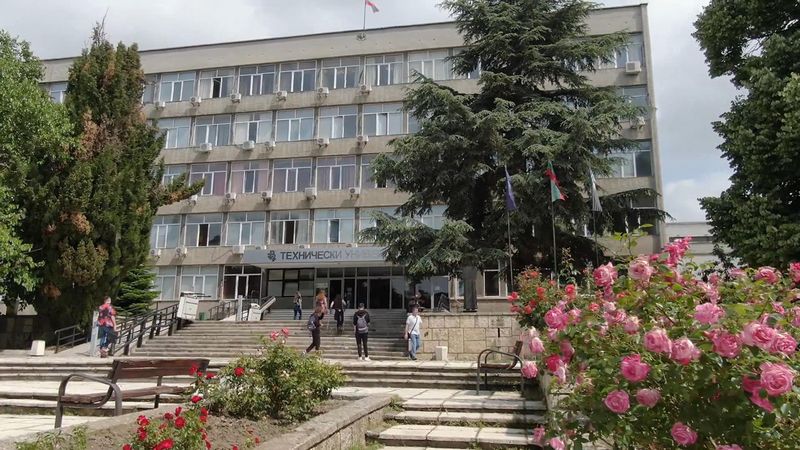 ТУ-Варна с модерна нова учебна зала за нуждите на факултета по изчислителна техника и автоматизация ТУ-Варна с модерна нова учебна зала за нуждите на факултета по изчислителна техника и автоматизация