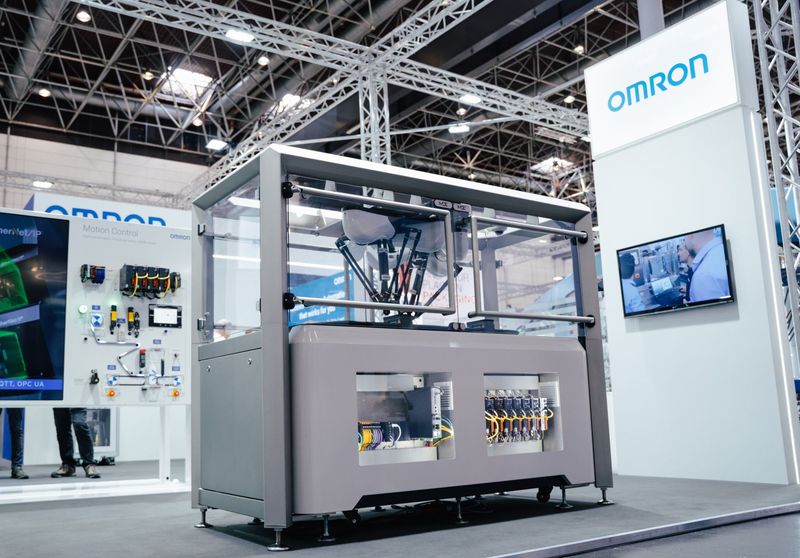 Omron показа как интегрираната автоматизация трансформира опаковъчния сектор на interpack 2026